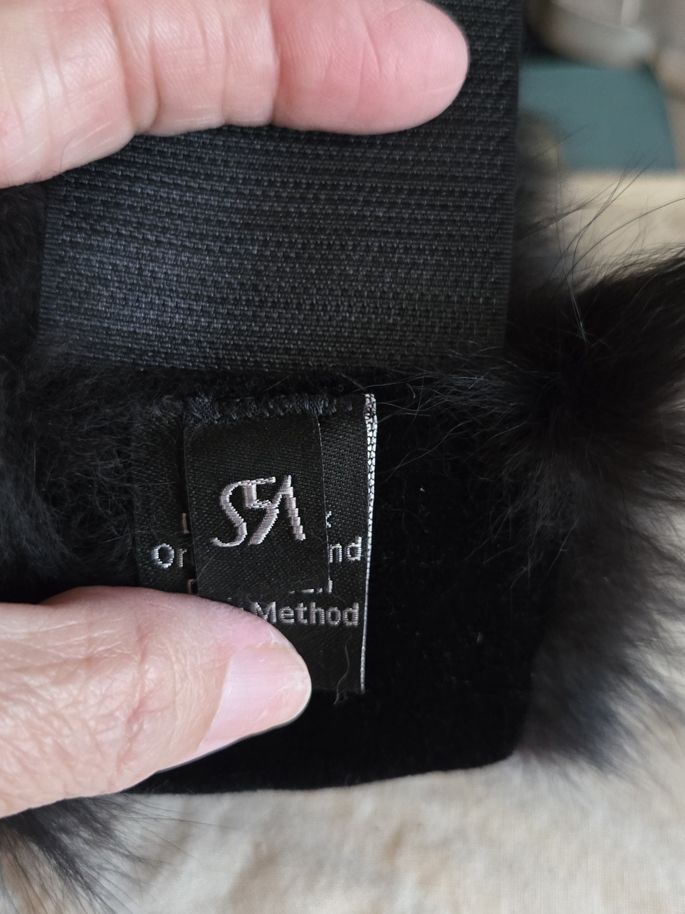 S5A Saks Fifth Avenue Lux Genuine Fox Fur Collar in Black - Picture 3 of 6
